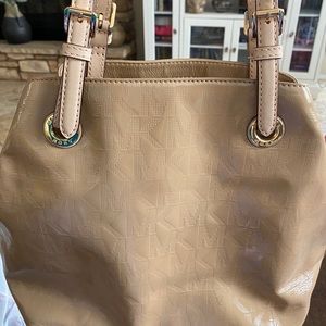 Sold 💣 Nude Michael Kors purse